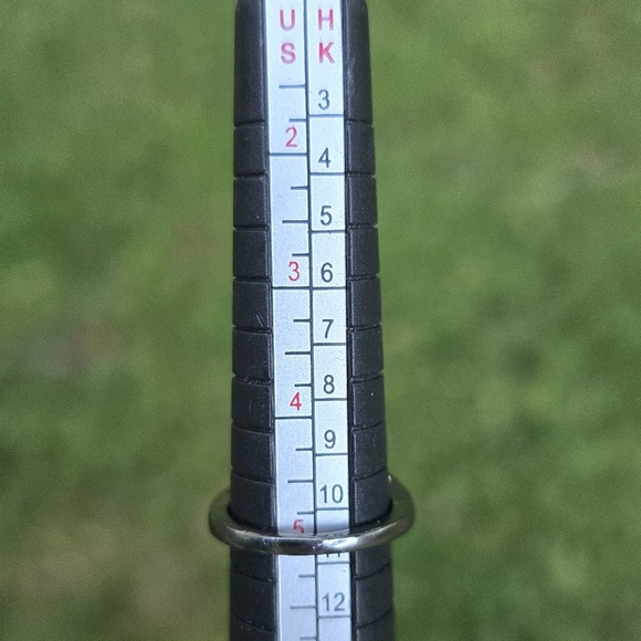 🤍 Opalite Black Heart Ring - Picture 7 of 8